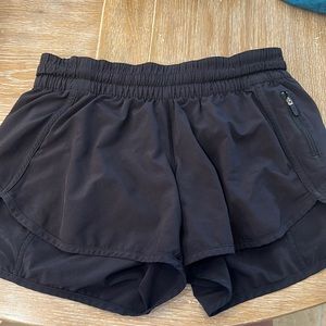 Size 8, 4” Lululemon Tracker Shorts